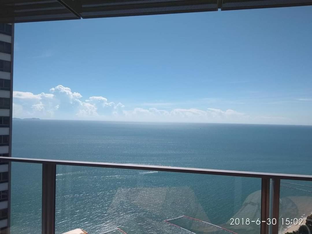 Sea View Apartment In Pattaya Extérieur photo