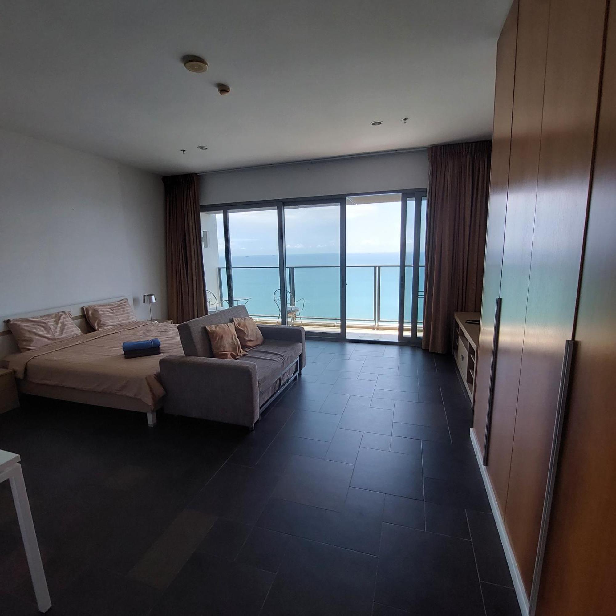Sea View Apartment In Pattaya Extérieur photo