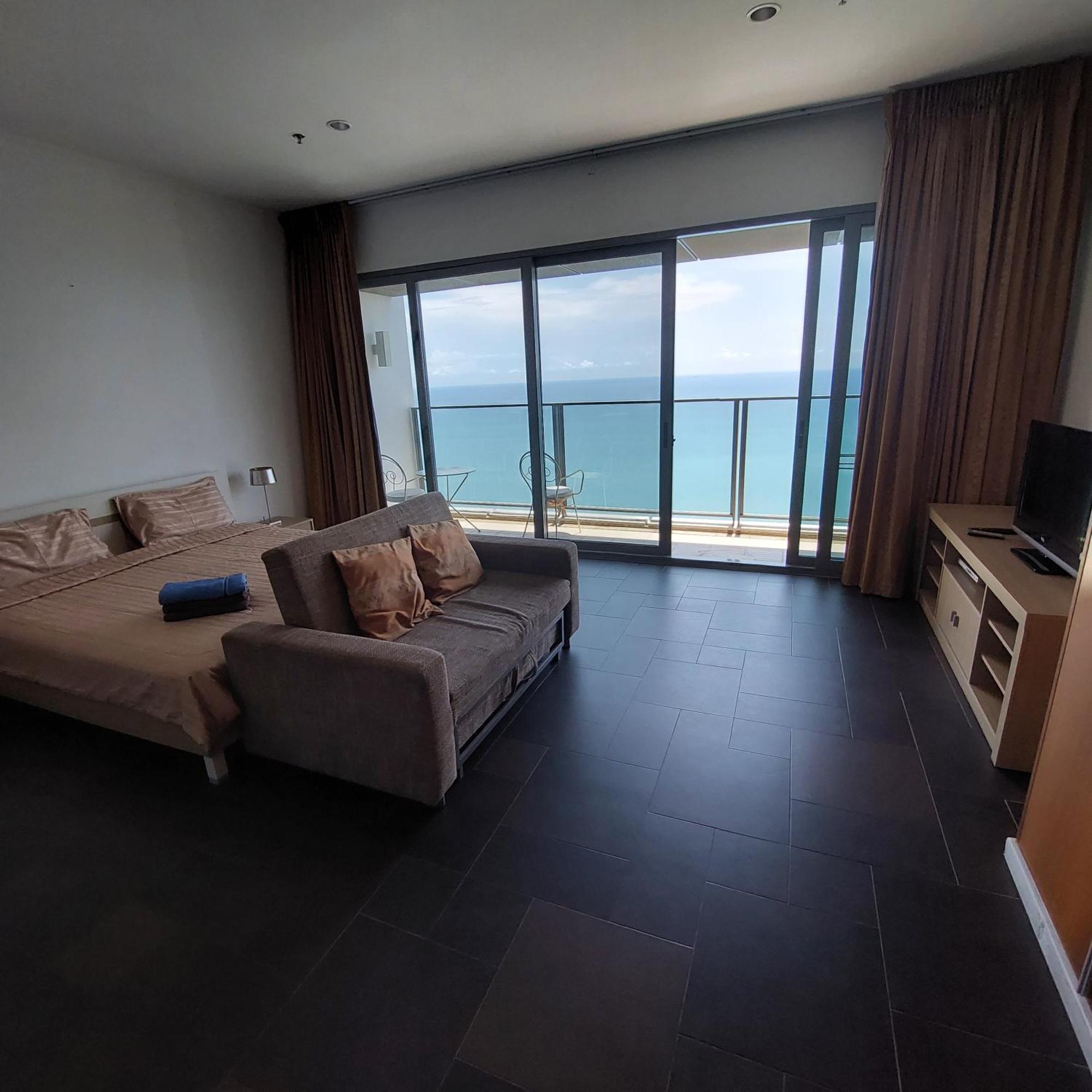 Sea View Apartment In Pattaya Extérieur photo