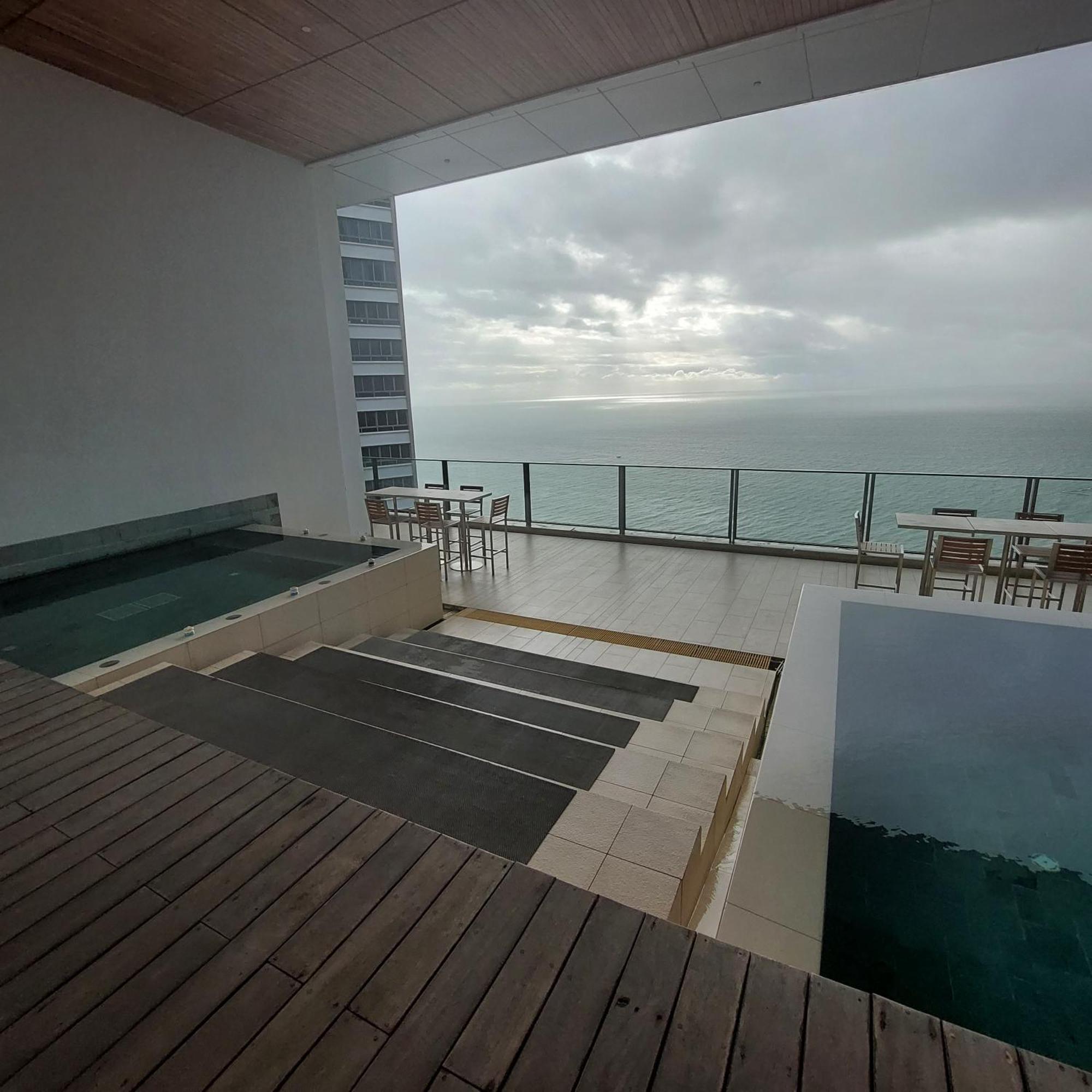 Sea View Apartment In Pattaya Extérieur photo