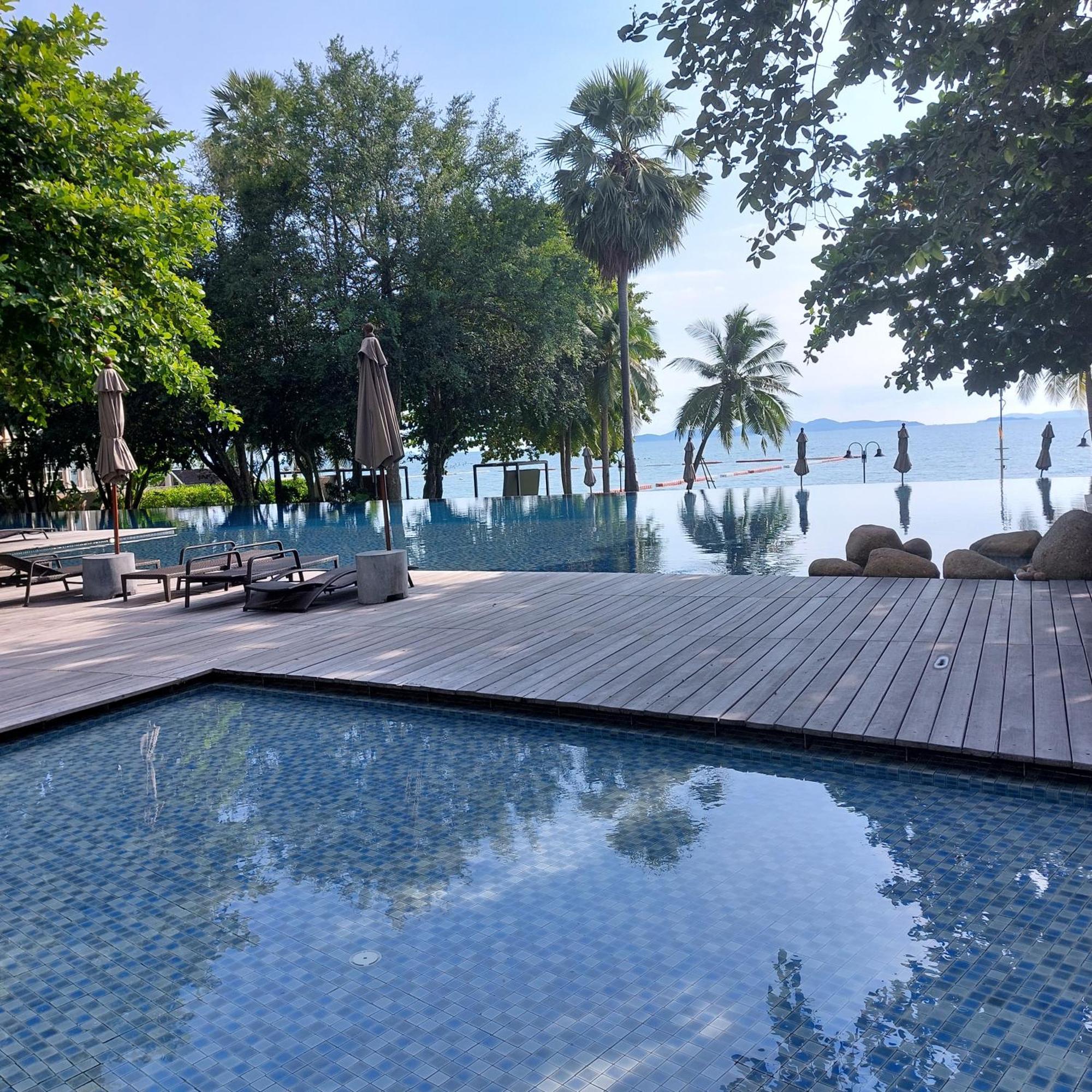 Sea View Apartment In Pattaya Extérieur photo