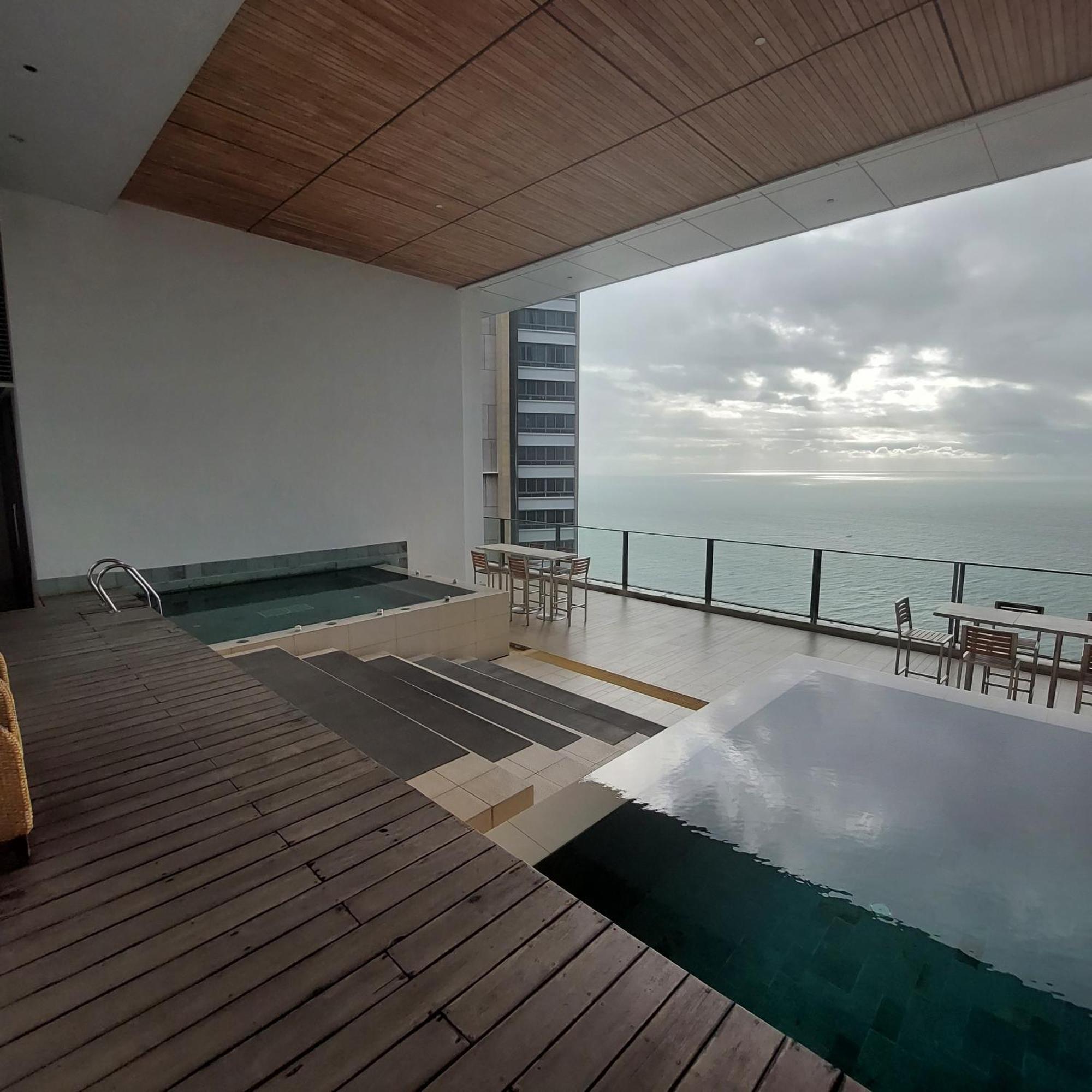 Sea View Apartment In Pattaya Extérieur photo