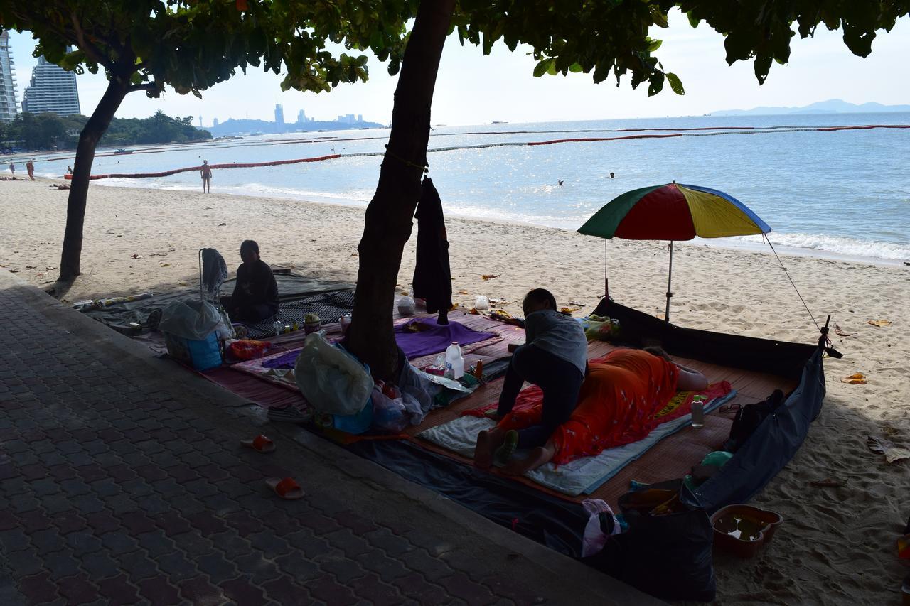 Sea View Apartment In Pattaya Extérieur photo